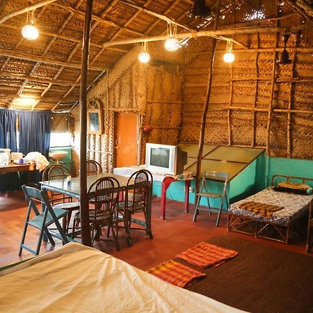 بونديتْشيري Valentine Hostel & Guest House المظهر الخارجي الصورة