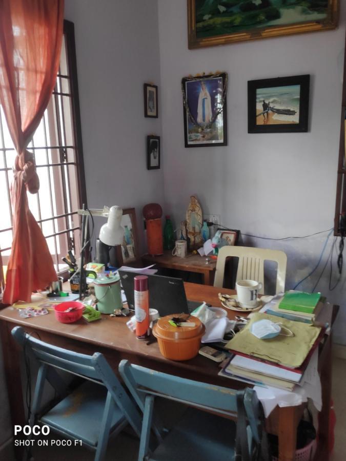 بونديتْشيري Valentine Hostel & Guest House المظهر الخارجي الصورة