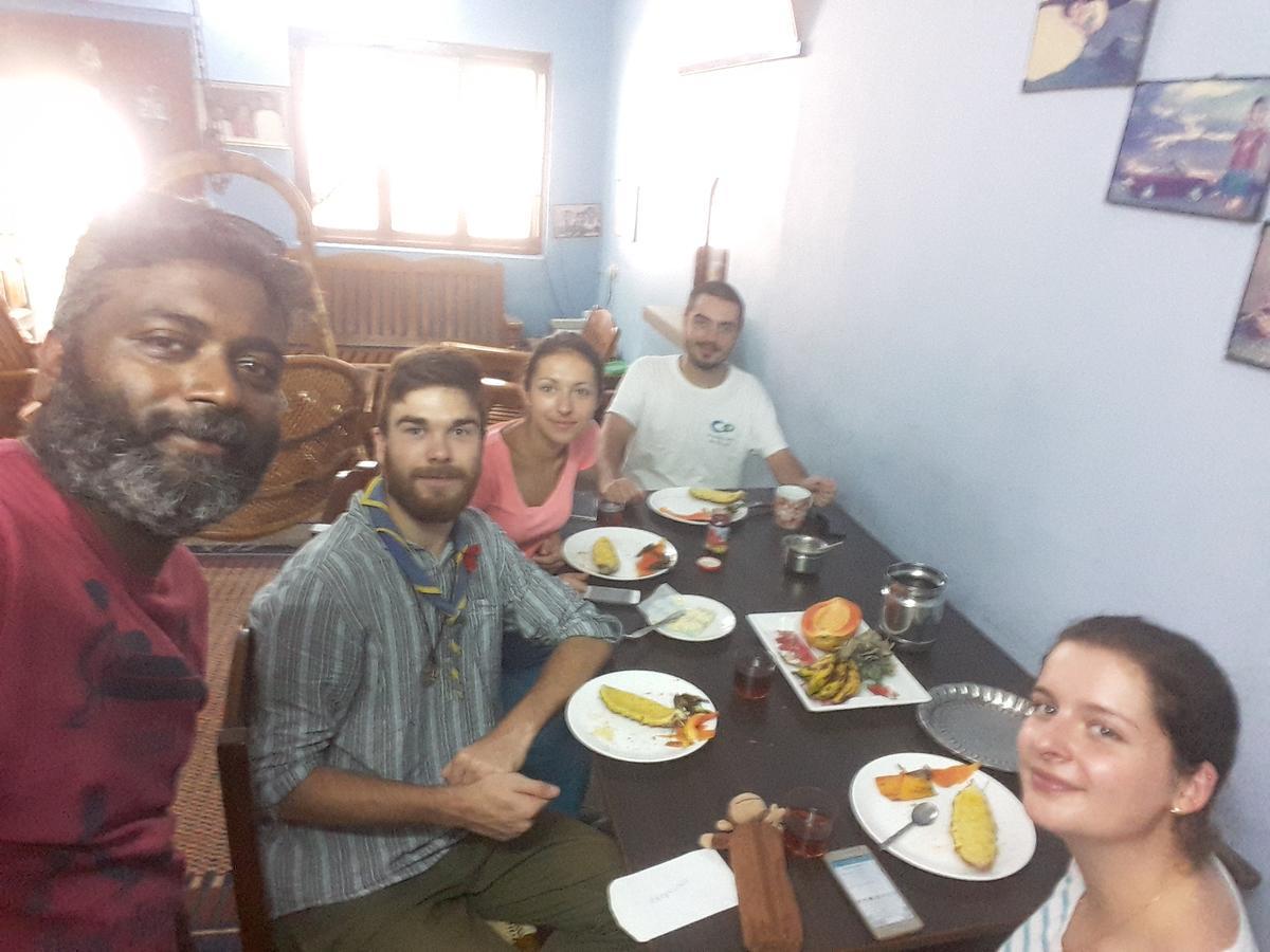 بونديتْشيري Valentine Hostel & Guest House المظهر الخارجي الصورة