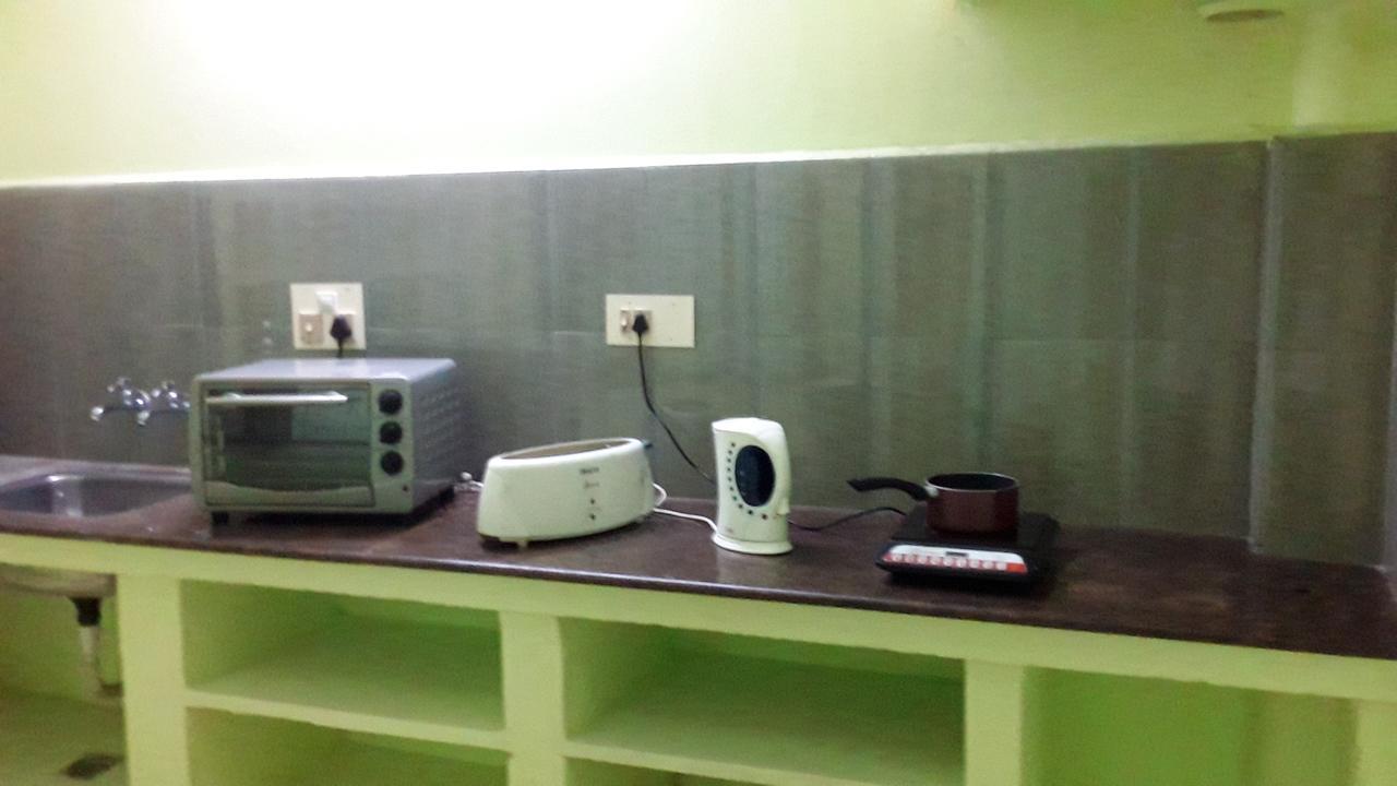 بونديتْشيري Valentine Hostel & Guest House المظهر الخارجي الصورة