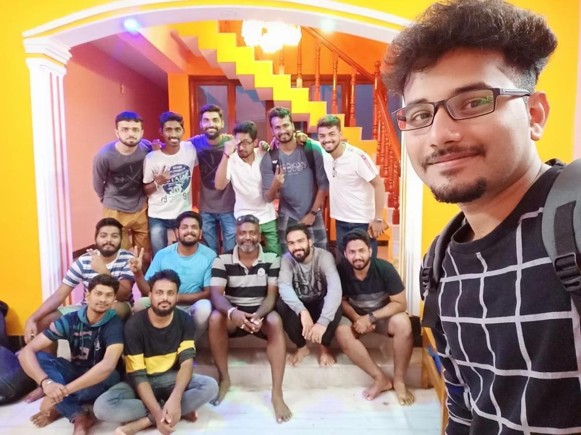 بونديتْشيري Valentine Hostel & Guest House المظهر الخارجي الصورة
