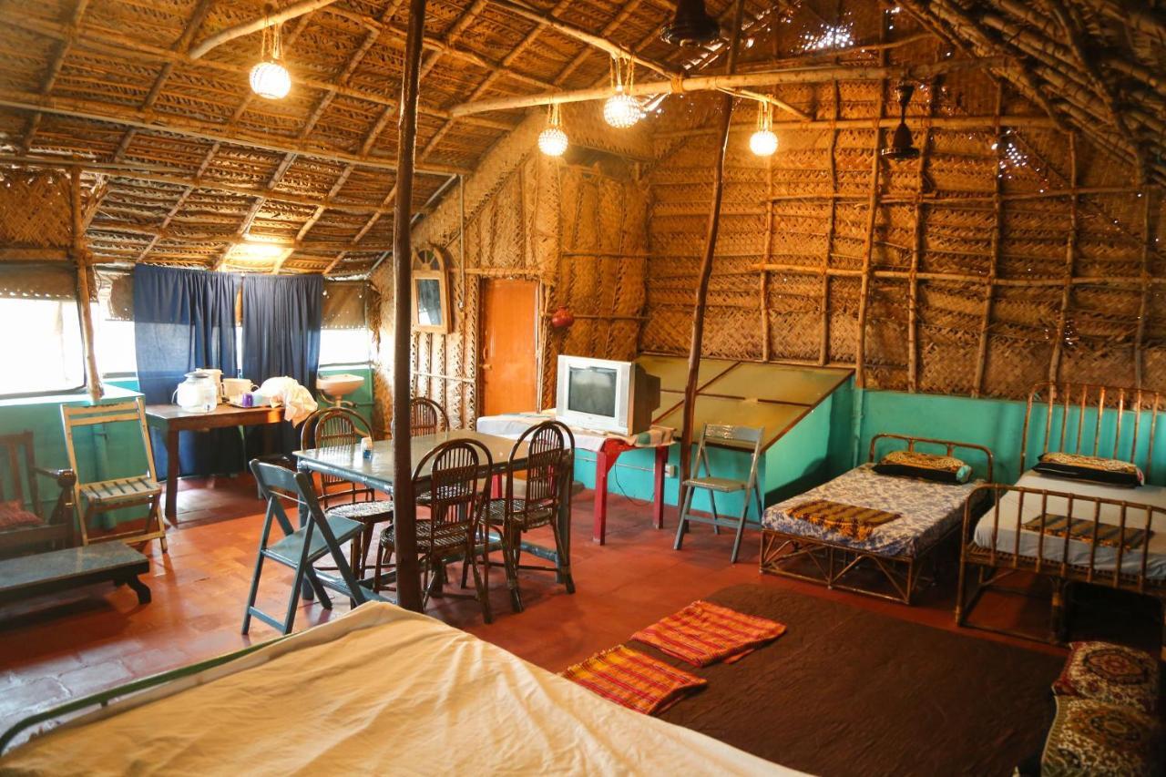 بونديتْشيري Valentine Hostel & Guest House المظهر الخارجي الصورة